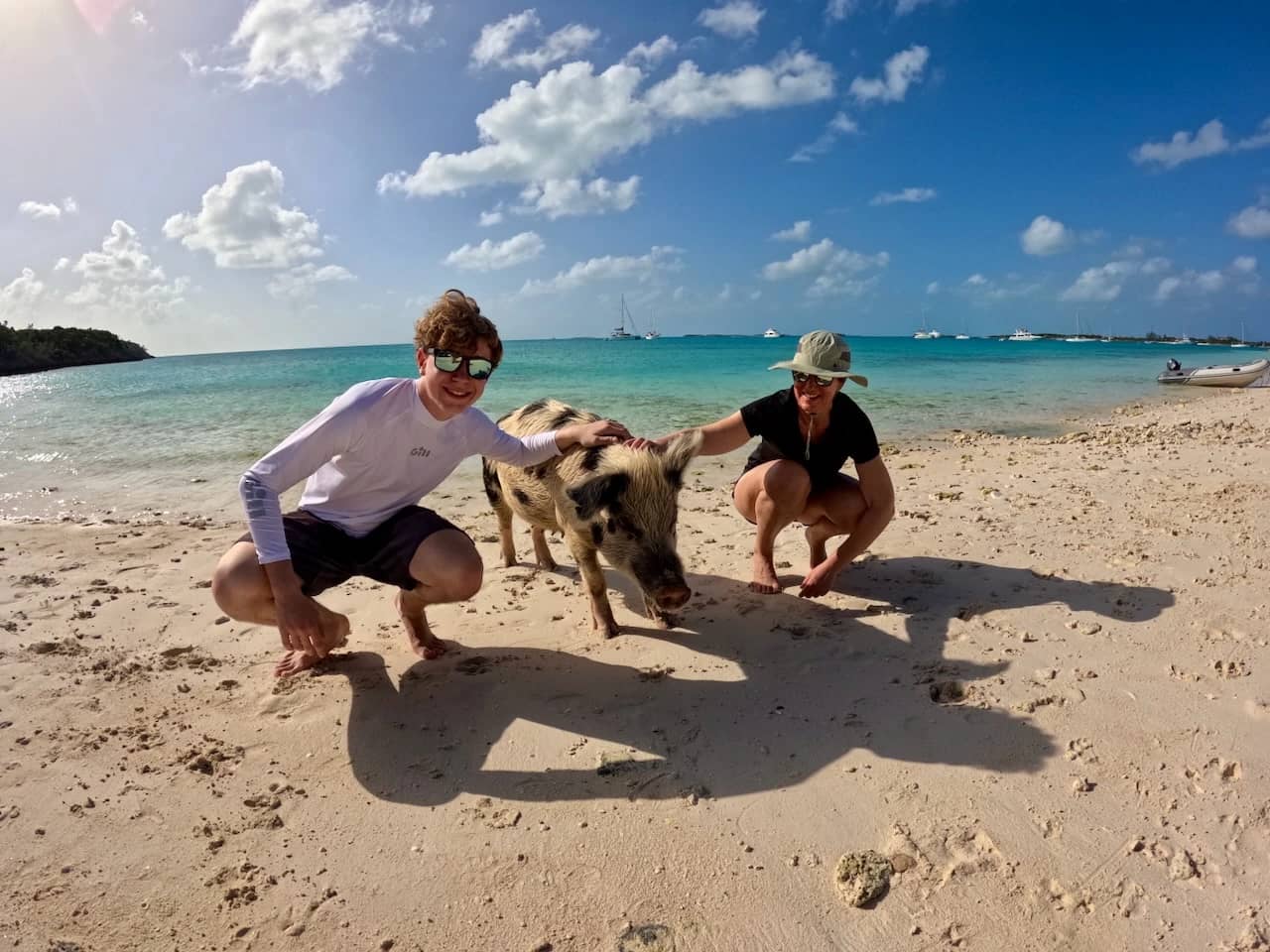 Exumas: Schweine, Stürme und ein Mickey-Mouse-Anker - Mojo Sailing logbook entry from Exumas, The Bahamas